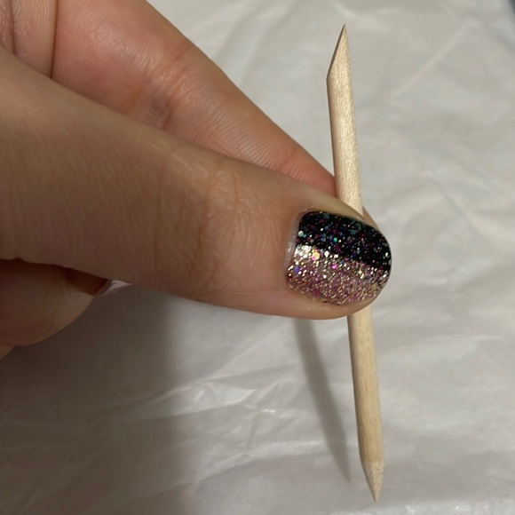 FREE push stick ONE mini nail tools spa day with purchase of bundle - Picture 3 of 3